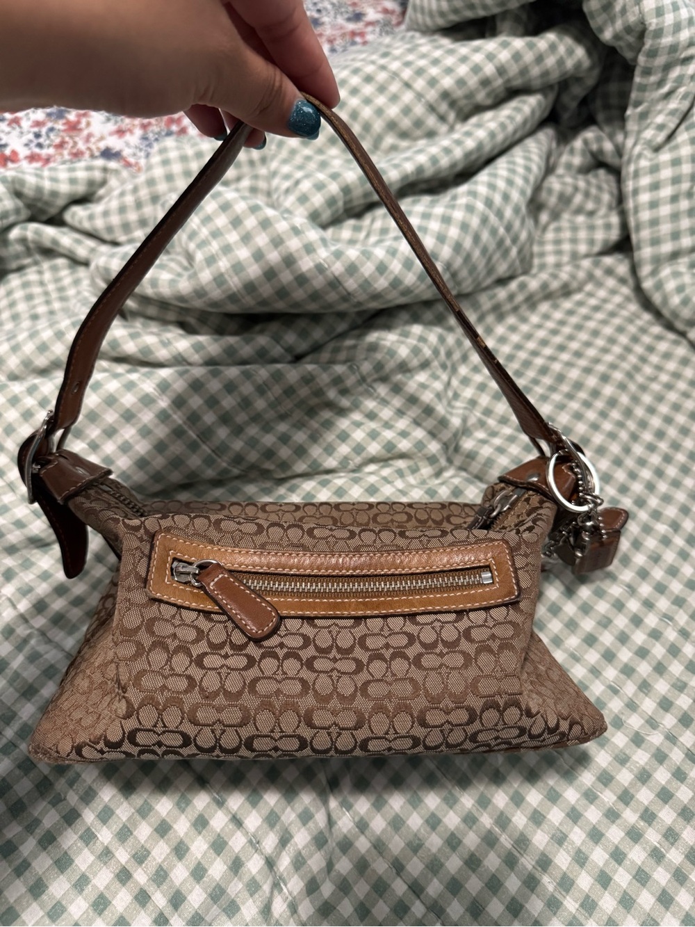 SOLD❣️❣️❣️Coach Signature Hobo Shoulder Bag